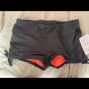 Athleta scrunch short in Asphalt.